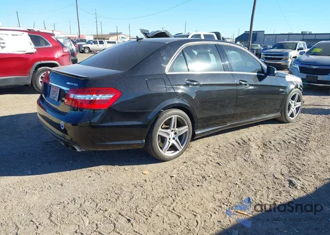 2010 Mercedes-Benz E 63 Amg z USA, uszkodzony, nr VIN WDDHF7HB0AA151258